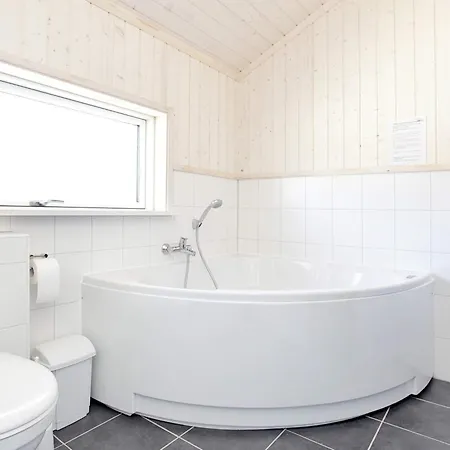 Retreat Near Coastal Walks *