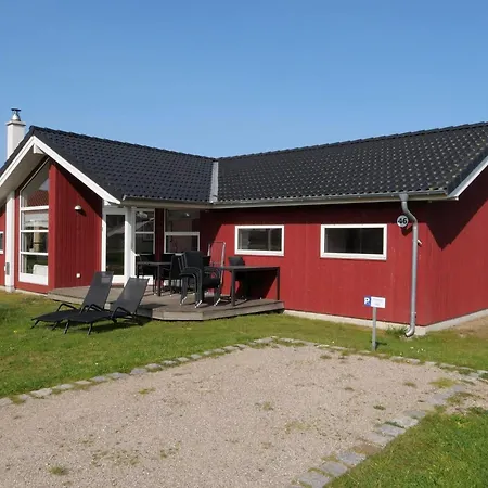 Retreat Near Coastal Walks *