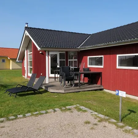 Retreat Near Coastal Walks